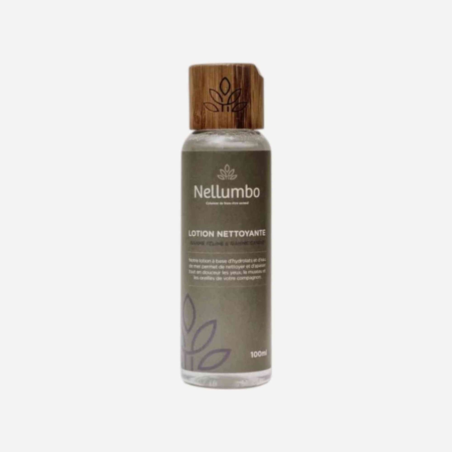 Lotion Nettoyante Animaux 100ml de la marque Nellumbo avec bouchon en bois, idéale pour le nettoyage doux des yeux et oreilles de chiens.